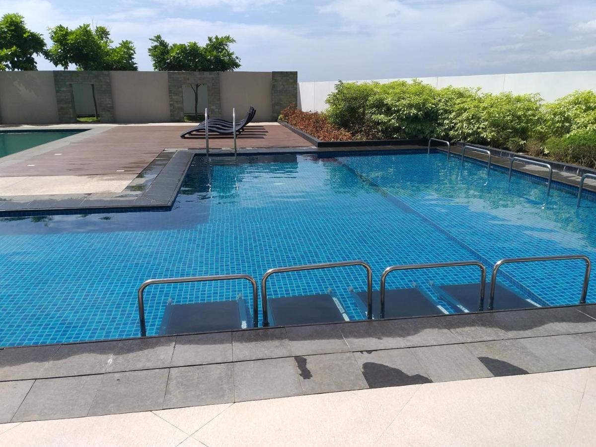 Mactan Newtown With Sun Set And Garden View Aparthotel Cebu Εξωτερικό φωτογραφία
